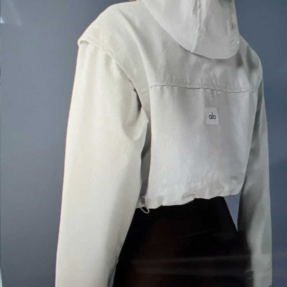 Women's White Alo Jacket - Picture 3 of 7